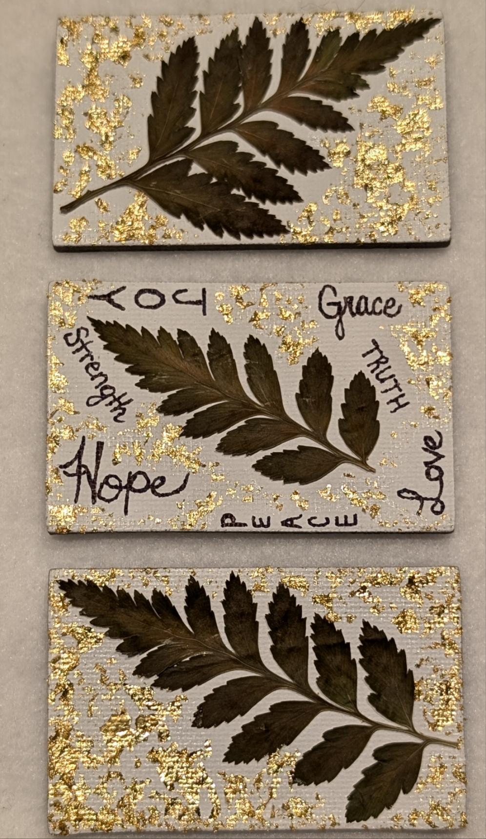 Set of 3 magnets (gold flake with real pressed leaves)