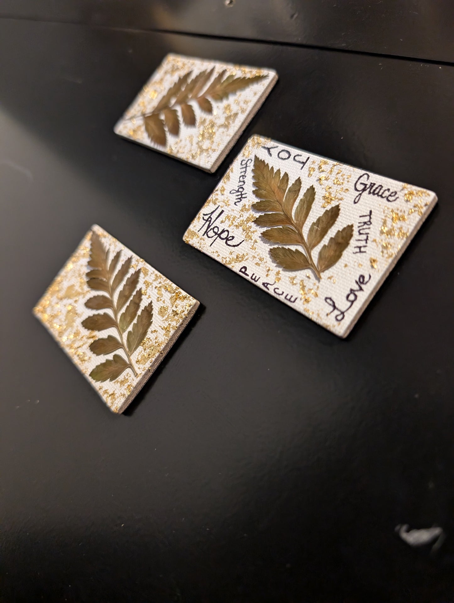 Set of 3 magnets (gold flake with real pressed leaves)