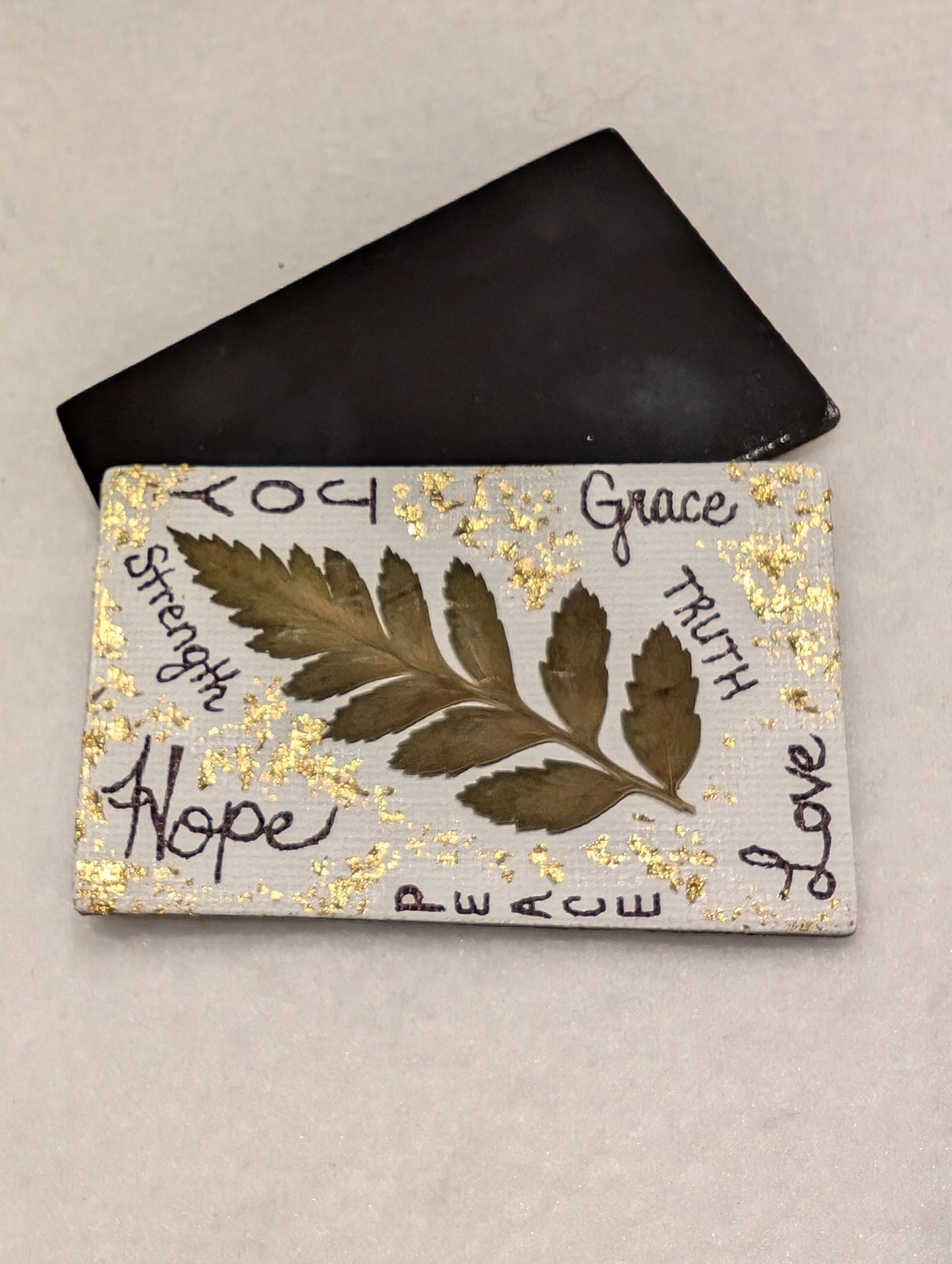 Set of 3 magnets (gold flake with real pressed leaves)
