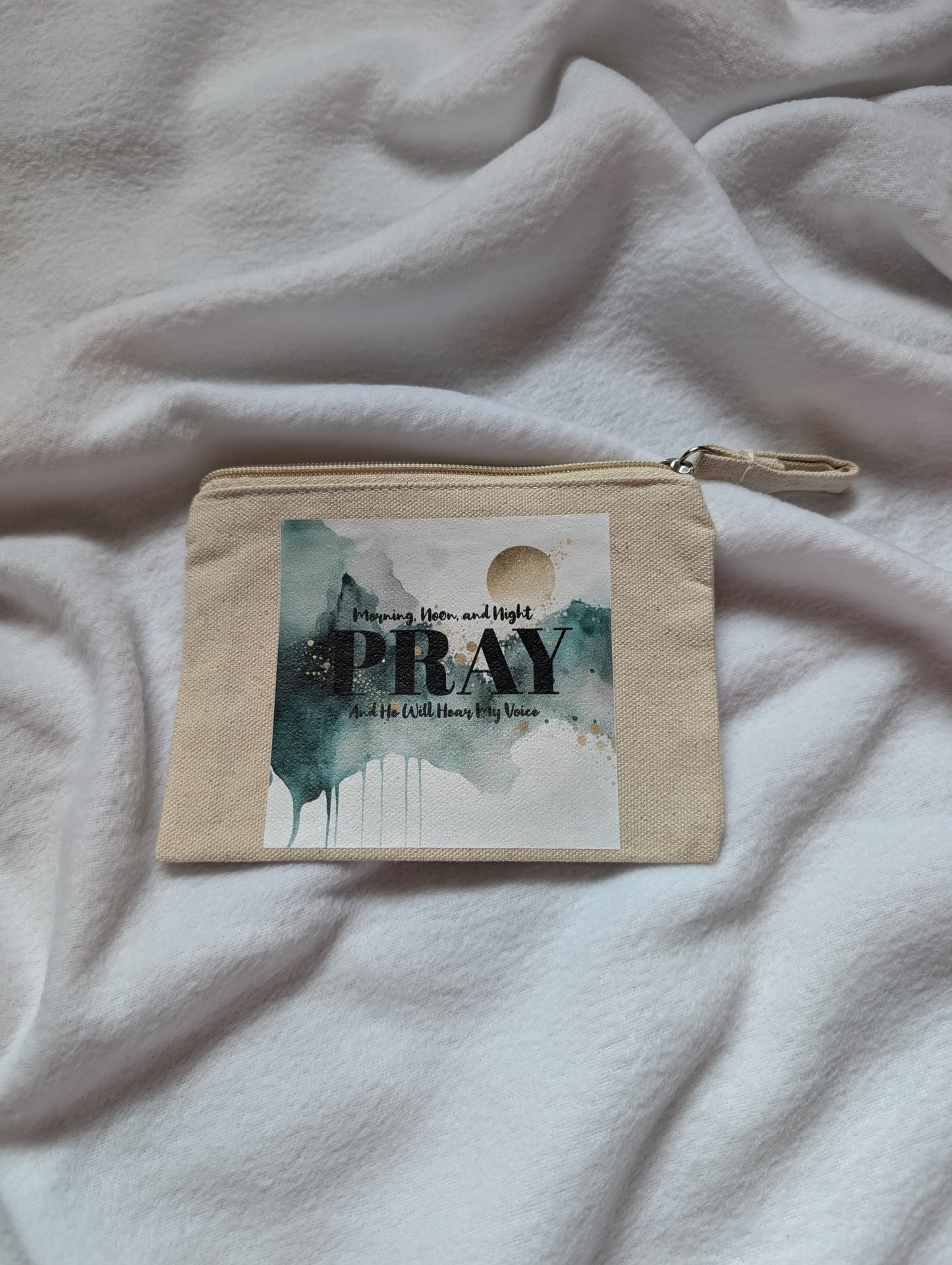 Small zipper pouch with pray square design