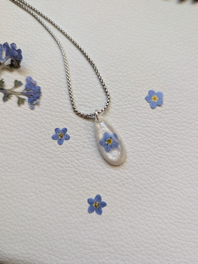 Single flower teardrop forget-me-not, long antique silver chain