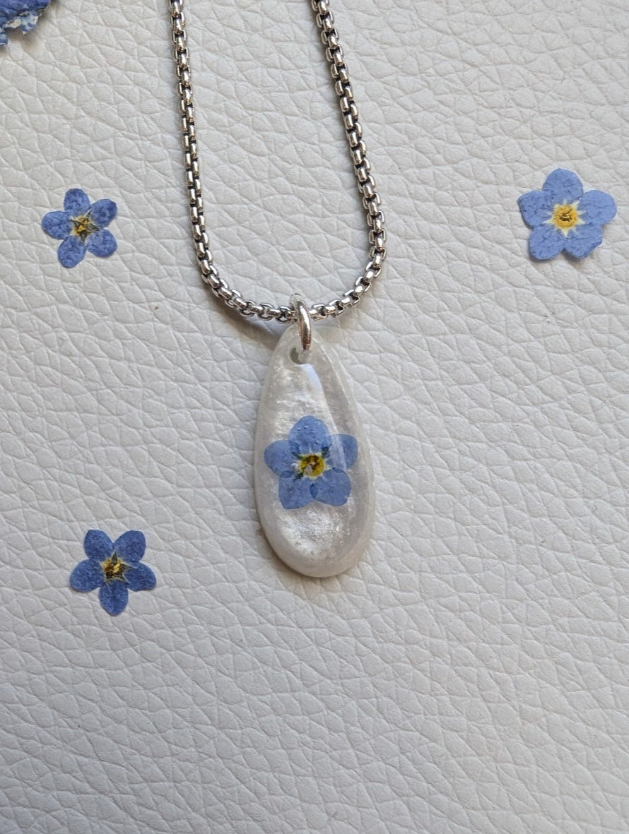 Single flower teardrop forget-me-not, long antique silver chain