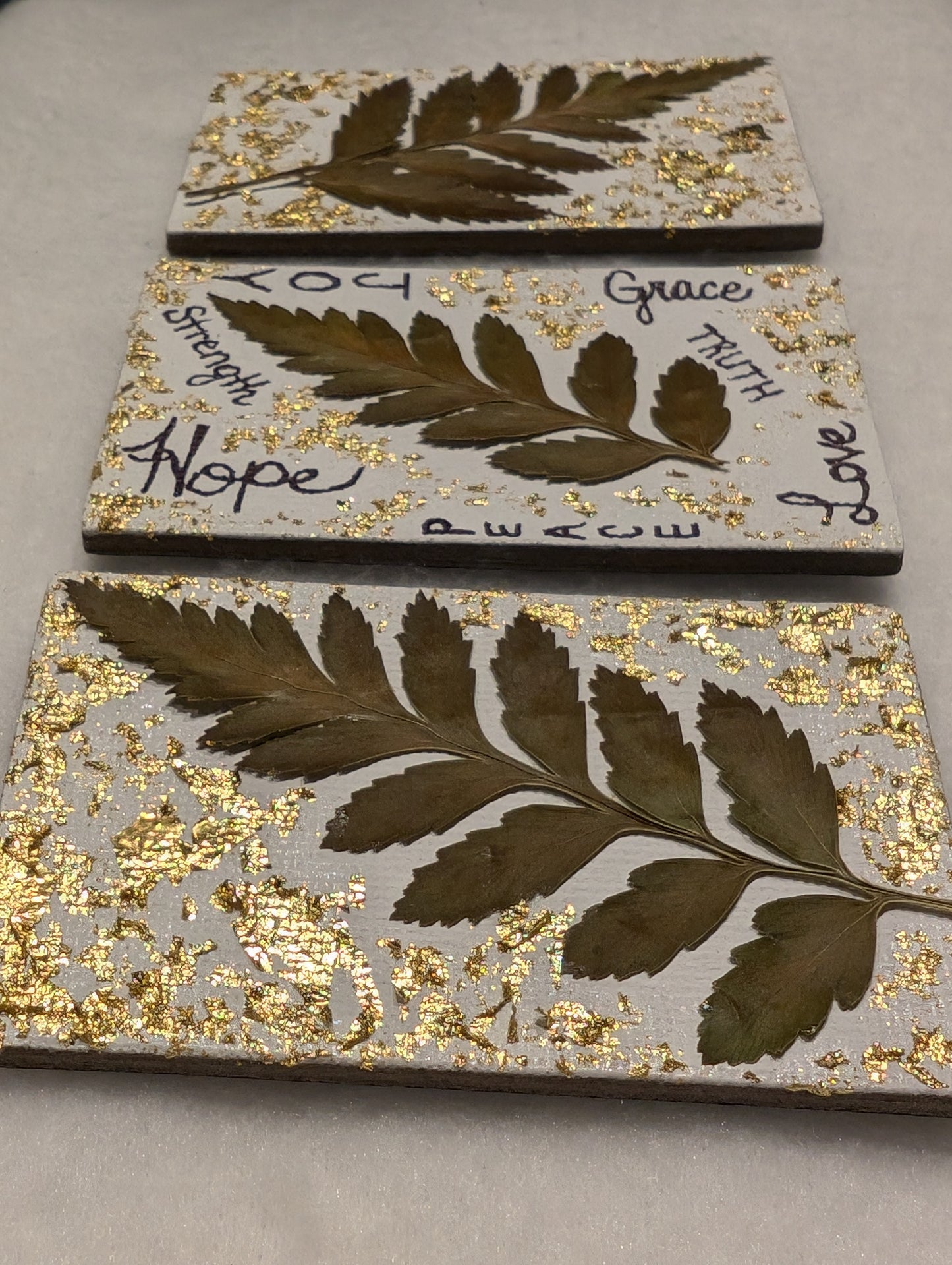 Set of 3 magnets (gold flake with real pressed leaves)