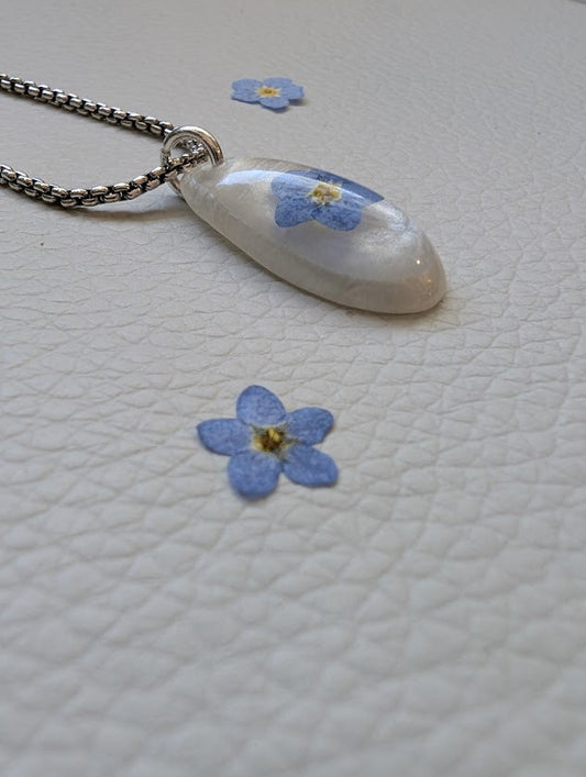 Single flower teardrop forget-me-not, long antique silver chain