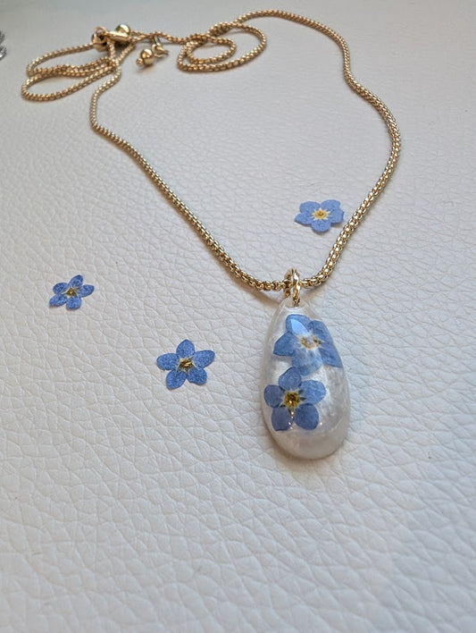 Double flower teardrop forget-me-not, adjustable gold chain
